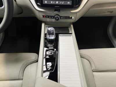Volvo XC60 Facelift T6 Plus Dark / Hybride (2026) - Photo 11