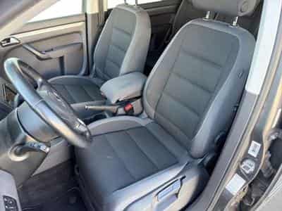 VW Touran 1,6 TDI Comfortline/Climtronic/PDC/Navi (2012) - Photo 9