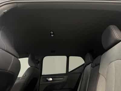 Volvo XC40 Black-Edition Plus (2025) - Photo 13