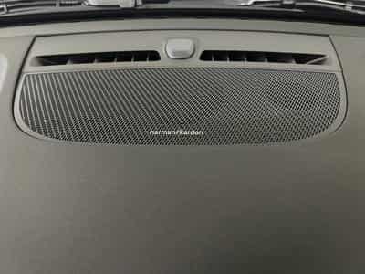 Volvo XC40 Black-Edition Plus (2025) - Photo 15
