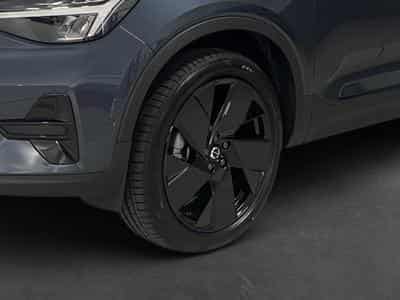 Volvo XC40 Black-Edition Plus (2025) - Photo 4