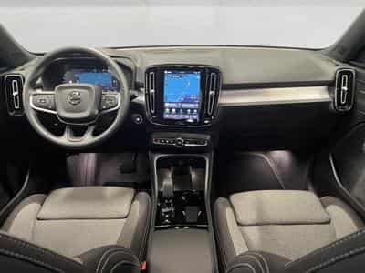Volvo XC40 Black-Edition Plus (2025) - Photo 7