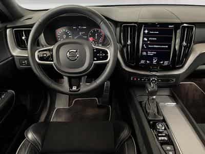 Volvo XC60 R-Design (2018) - Photo 13