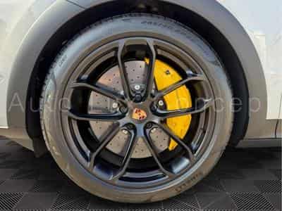 Porsche Cayenne Turbo E-Hybrid Coupé avec Pack GT (2026) - Photo 11