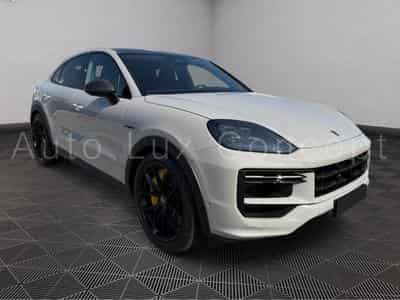 Porsche Cayenne Turbo E-Hybrid Coupé avec Pack GT (2026) - Photo 3
