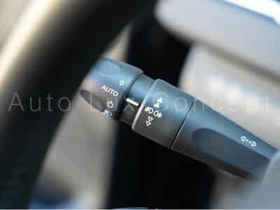 Peugeot 208 1.6 VTI 120 Féline 5 portes (2014) - Photo 15