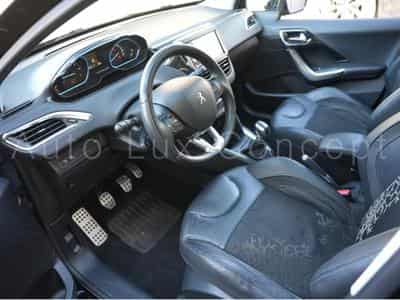 Peugeot 208 1.6 VTI 120 Féline 5 portes (2014) - Photo 5