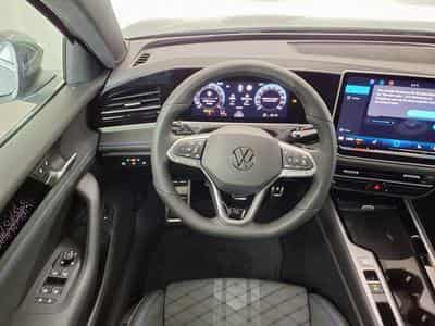 VW Passat Variant R-Line 2.0 TSI 7-Gang-DSG 4MOTION (2025) - Photo 12