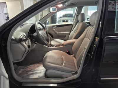 Mercedes C 240 V6 AUTO CUIR 1 HAND new Model (2005) - Foto 9