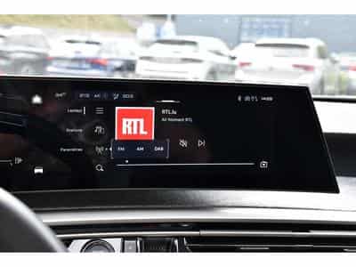 Peugeot 3008 1.2 Hybrid 145 e-DCS6 Allure ACC CAM 360 1° MAIN (2025) - Photo 11