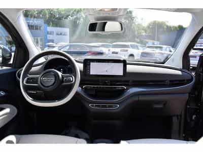 Fiat 500 42 kWh La Prima ACC CO DRIVER PANO CAM 1° MAIN (2023) - Foto 10