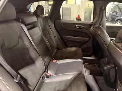 Volvo XC60 2.0 R-Design AWD 250HP (2019) - Photo 12