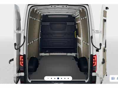 VW Crafter Crafter 35 Fourgon - Empattement moyen - Toit haut - Tractio (2026) - Photo 7