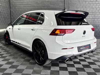 VW Golf GTI Clubsport 2.0 TSI 300 CV DSG7 *ACC* *SIEGES CHAUFF* BLAC (2024) - Foto 3