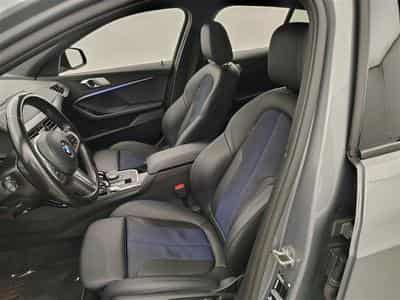 BMW 118 iA OPF PACK M NAVI/CARPLAY/PDC AV-AR (2023) - Foto 7