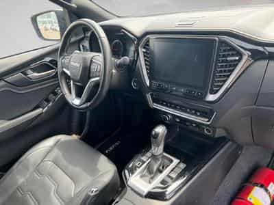 Isuzu D-Max D-MAX DC Euro6d V-Cross AT 4x4 (2024) - Photo 5