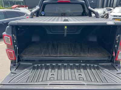 Isuzu D-Max D-MAX DC Euro6d V-Cross AT 4x4 (2024) - Photo 6