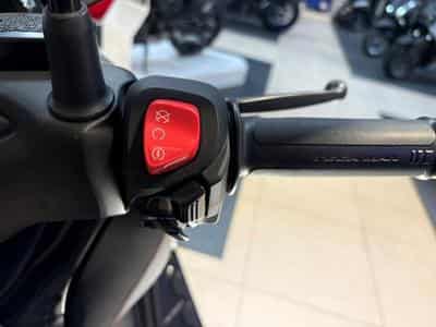 Yamaha X-Max Tech Max (2023) - Photo 12