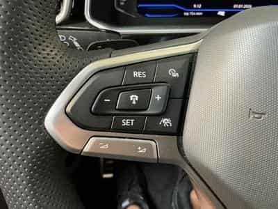 VW T-Roc R-Line 1.5 TSI 150 CV DSG7 *ACC* CAM * HAYON * (2025) - Foto 7