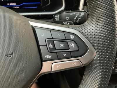 VW T-Roc R-Line 1.5 TSI 150 CV DSG7 *ACC* CAM * HAYON * (2025) - Foto 8