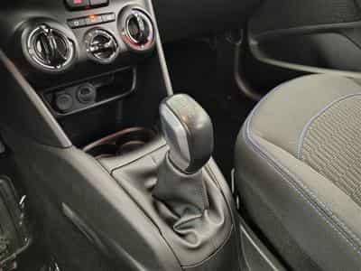 Peugeot 208 1.2i PureTech Signature CARPLAY / PDC / CLIM (2019) - Photo 11
