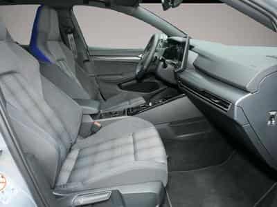 VW Golf (2024) - Photo 4