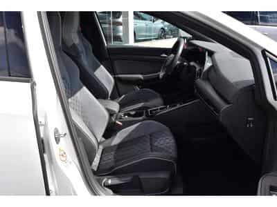 VW Golf 1.5 eTSI R-Line DSG TO ATT RMQ TRAVEL PARK CAM KEYLESS (2024) - Foto 7