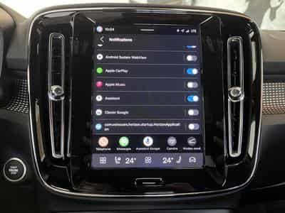 Volvo XC40 B3 Plus Dark DCT (2025) - Photo 12
