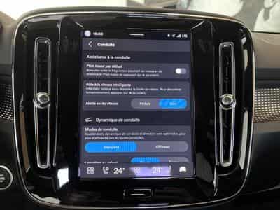 Volvo XC40 B3 Plus Dark DCT (2025) - Photo 13