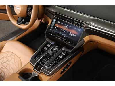 Aston-Martin Vanquish Volante V12 Twin Turbo - Minotaur Green (2026) - Photo 8