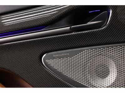 Aston-Martin Vanquish Volante V12 Twin Turbo - Minotaur Green (2026) - Photo 9