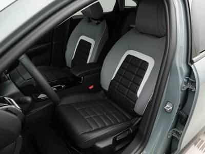 Citroën C4 1.2 Hybrid e-DSC6 145 Allure (2026) - Photo 8