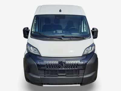 Peugeot Boxer 2.2 BlueHDI  140 L2H2 335 (2026) - Foto 2
