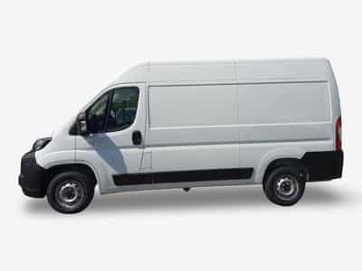 Peugeot Boxer 2.2 BlueHDI  140 L2H2 335 (2026) - Foto 4