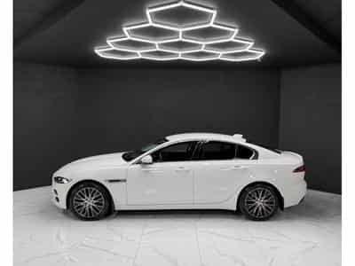 Jaguar XE P300 AWD HSE (2022) - Foto 2