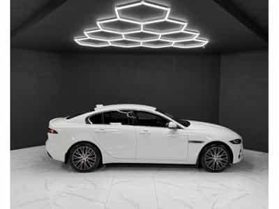 Jaguar XE P300 AWD HSE (2022) - Foto 6