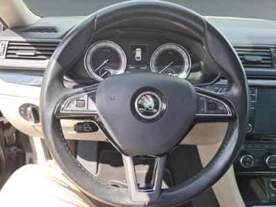 Skoda Superb 1.8 TSI Style DSG Laurin & Klement (2016) - Photo 13