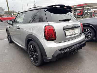 Mini Cooper S 2.0 178CV AUTO JCW TRIM * GARANTIE 36 MOIS * (2023) - Photo 2
