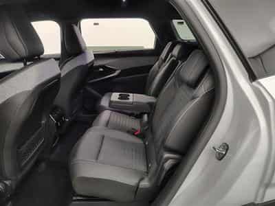 Peugeot 5008 1.2 HYBRID 145cv e-DSC6 GT 7pl. NAVI / FULL LED / CAMERA (2026) - Foto 13
