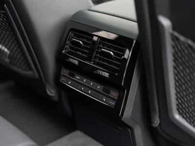 VW Touareg R-Line (2024) - Photo 13