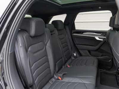 VW Touareg R-Line (2024) - Photo 14
