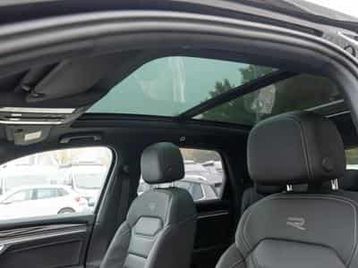 VW Touareg R-Line (2024) - Photo 15