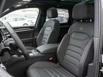 VW Touareg R-Line (2024) - Photo 4