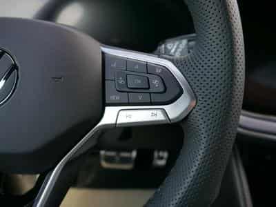 VW Touareg R-Line (2026) - Photo 13