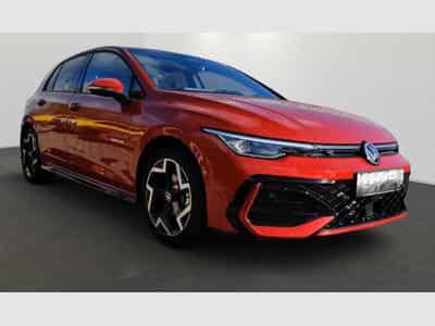 VW Golf R-Line 1.5 eTSI (2025) - Photo 2