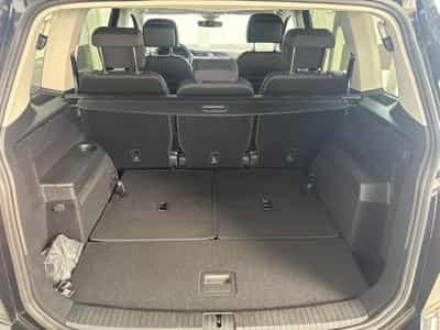VW Touran R-LINE (2026) - Foto 7