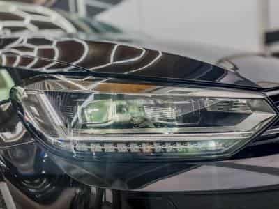 VW Touran R-LINE (2026) - Foto 8