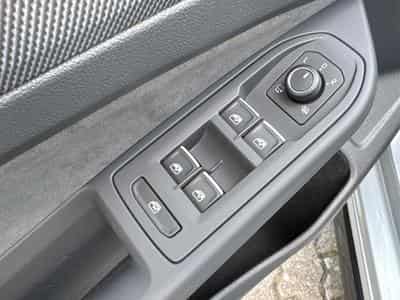 VW Golf R-Line Limited (2026) - Photo 9