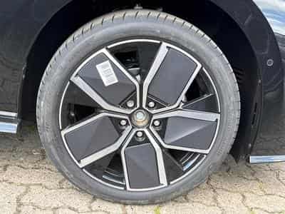 VW Golf R-Line Limited (2026) - Foto 8