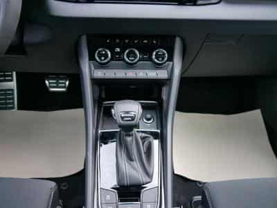 Skoda Karoq Sportline 2.0 TSI 4x4 DSG (2026) - Foto 14